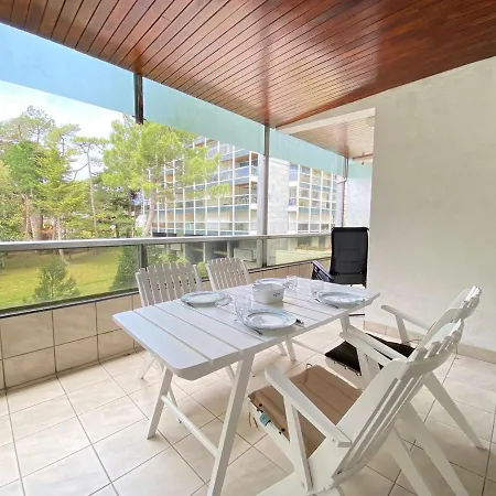 Apartment Calme Et Verdoyant: 2 Pieces, Terrasse, Parking, Proche Et Commerces - Fr-1-245-74 La Baule-Escoublac