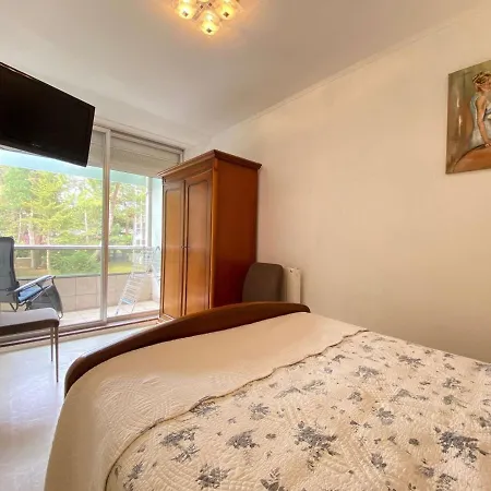 Calme Et Verdoyant: 2 Pieces, Terrasse, Parking, Proche Et Commerces - Fr-1-245-74 Apartment La Baule-Escoublac