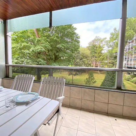 Calme Et Verdoyant: 2 Pieces, Terrasse, Parking, Proche Et Commerces - Fr-1-245-74 *