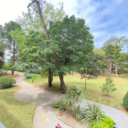 Apartment Calme Et Verdoyant: 2 Pieces, Terrasse, Parking, Proche Et Commerces - Fr-1-245-74 La Baule-Escoublac