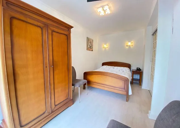 公寓 Calme Et Verdoyant: 2 Pieces, Terrasse, Parking, Proche Et Commerces - Fr-1-245-74 *