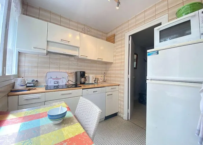 Calme Et Verdoyant: 2 Pieces, Terrasse, Parking, Proche Et Commerces - Fr-1-245-74 公寓 *